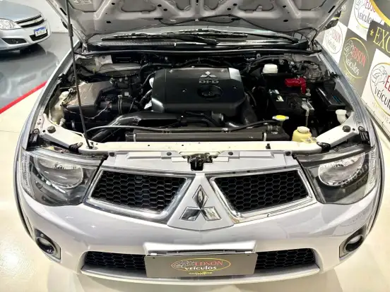 MITSUBISHI-L200 TRITON-3.2 HPE 4X4 CD 16V TURBO INTERCOOLER DIESEL 4P AUTOMÁTICO MITSUBISHI-L200 TRITON-2012