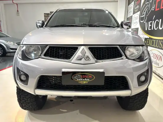MITSUBISHI-L200 TRITON-3.2 HPE 4X4 CD 16V TURBO INTERCOOLER DIESEL 4P AUTOMÁTICO MITSUBISHI-L200 TRITON-2012