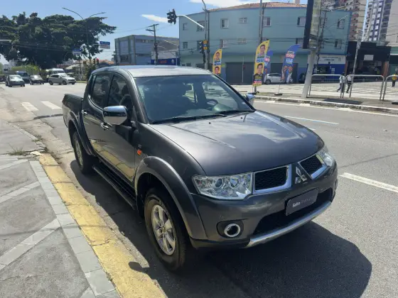 MITSUBISHI L200 TRITON 3.5 HPE 4X4 CD V6 24V FLEX 4P AUTOMÁTICO