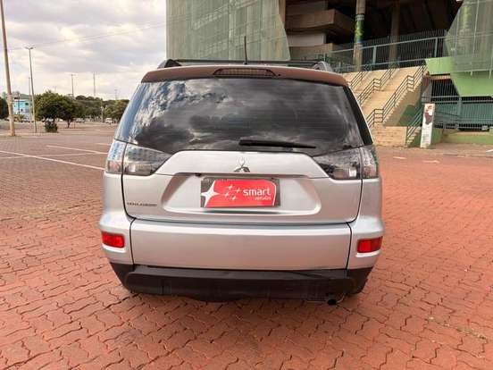 MITSUBISHI-OUTLANDER-2011