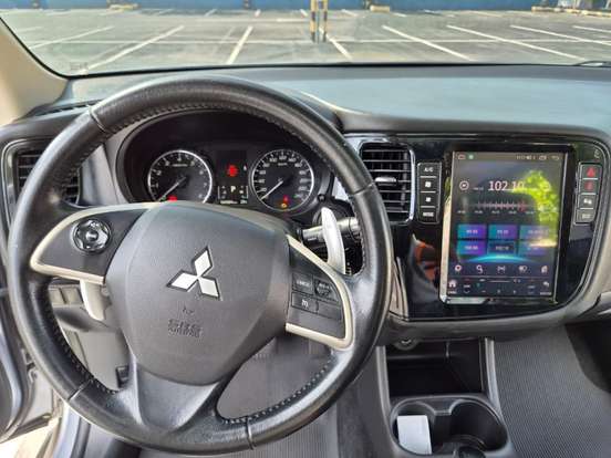 MITSUBISHI-OUTLANDER-2.0 16V GASOLINA 4P AUTOMÁTICO MITSUBISHI-OUTLANDER-2014