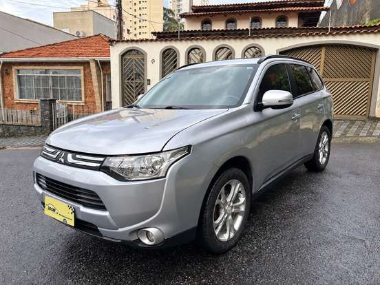 MITSUBISHI-OUTLANDER-2.0 16V GASOLINA 4P AUTOMÁTICO MITSUBISHI-OUTLANDER-2014