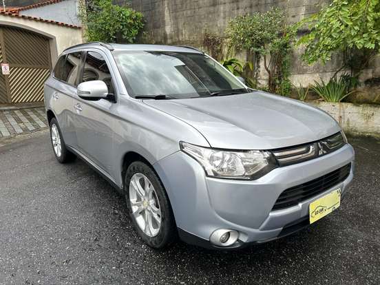 MITSUBISHI-OUTLANDER-2.0 16V GASOLINA 4P AUTOMÁTICO MITSUBISHI-OUTLANDER-2014
