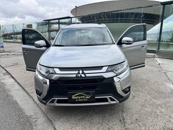 MITSUBISHI OUTLANDER 2.0 MIVEC GASOLINA HPE AUTOMÁTICO