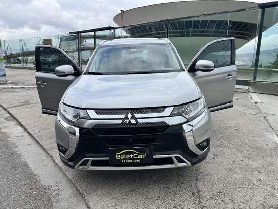 MITSUBISHI-OUTLANDER-2.0 MIVEC GASOLINA HPE AUTOMÁTICO MITSUBISHI-OUTLANDER-2018