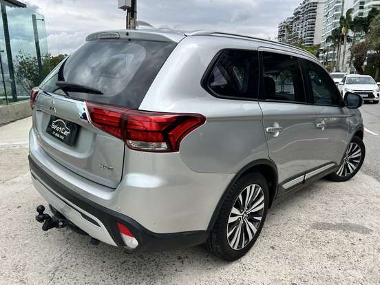 MITSUBISHI-OUTLANDER-2.0 MIVEC GASOLINA HPE AUTOMÁTICO MITSUBISHI-OUTLANDER-2018