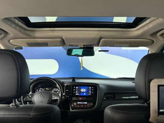 MITSUBISHI-OUTLANDER-2.2 4X4 16V DIESEL 4P AUTOMÁTICO MITSUBISHI-OUTLANDER-2015