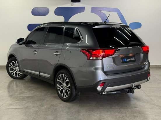 MITSUBISHI-OUTLANDER-2.2 4X4 16V DIESEL 4P AUTOMÁTICO MITSUBISHI-OUTLANDER-2015