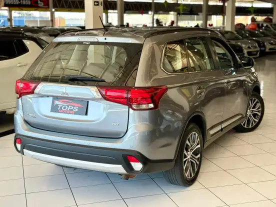 MITSUBISHI-OUTLANDER-2015
