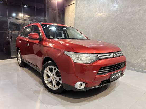 MITSUBISHI-OUTLANDER-2014