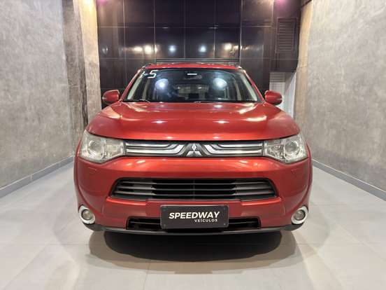 MITSUBISHI-OUTLANDER-2014