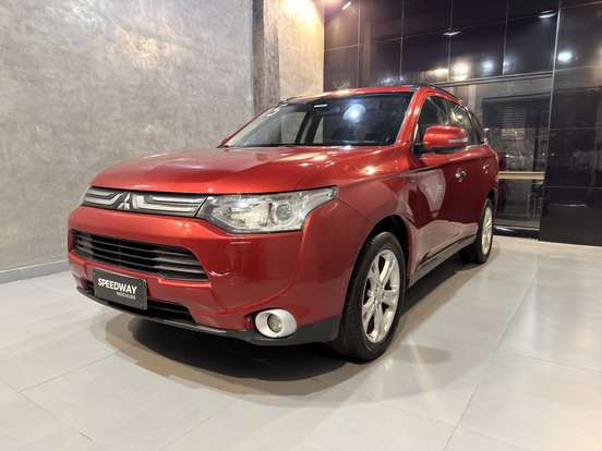 MITSUBISHI-OUTLANDER-3.0 GT 4X4 V6 24V GASOLINA 4P AUTOMÁTICO MITSUBISHI-OUTLANDER-2014