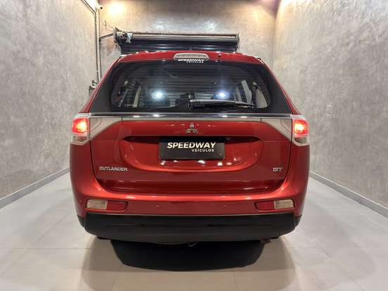 MITSUBISHI-OUTLANDER-3.0 GT 4X4 V6 24V GASOLINA 4P AUTOMÁTICO MITSUBISHI-OUTLANDER-2014