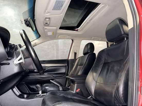 MITSUBISHI-OUTLANDER-2014