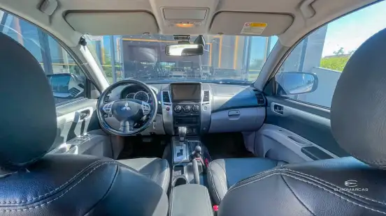 MITSUBISHI-PAJERO-2016