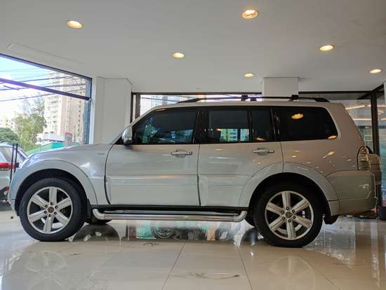 MITSUBISHI-PAJERO FULL-3.8 4X4 V6 24V GASOLINA 2P AUTOMÁTICO MITSUBISHI-PAJERO FULL-2012