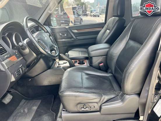 MITSUBISHI-PAJERO FULL-2010