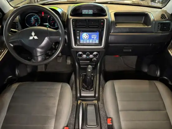 MITSUBISHI-PAJERO TR4-2.0 4X2 16V 140CV FLEX 4P MANUAL MITSUBISHI-PAJERO TR4-2013