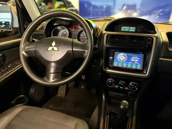 MITSUBISHI-PAJERO TR4-2013