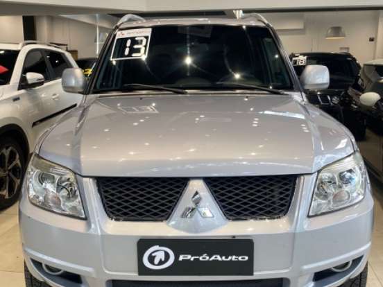 MITSUBISHI-PAJERO TR4-2.0 4X4 16V 140CV FLEX 4P AUTOMÁTICO MITSUBISHI-PAJERO TR4-2012