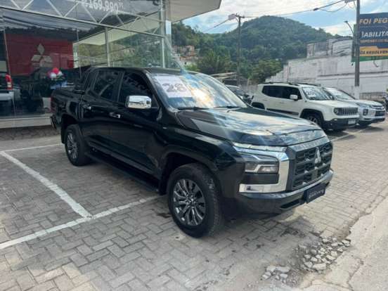 MITSUBISHI-TRITON-2.4 BITURBO DIESEL CD HPE 4X4 AUTOMÁTICO MITSUBISHI-TRITON-2025