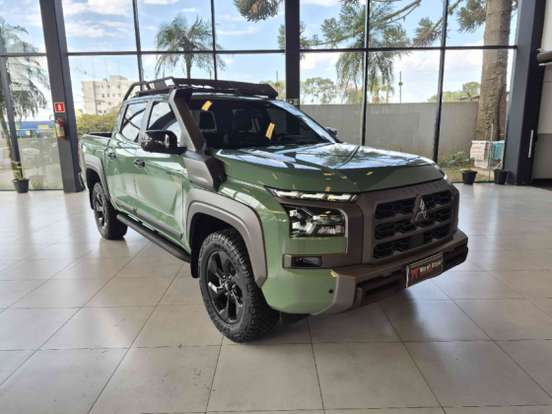 MITSUBISHI-TRITON-2025