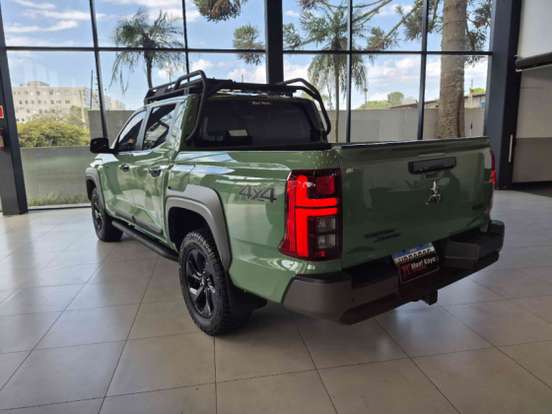 MITSUBISHI-TRITON-2025