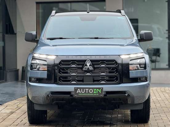 MITSUBISHI-TRITON-2025
