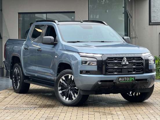 MITSUBISHI-TRITON-2025