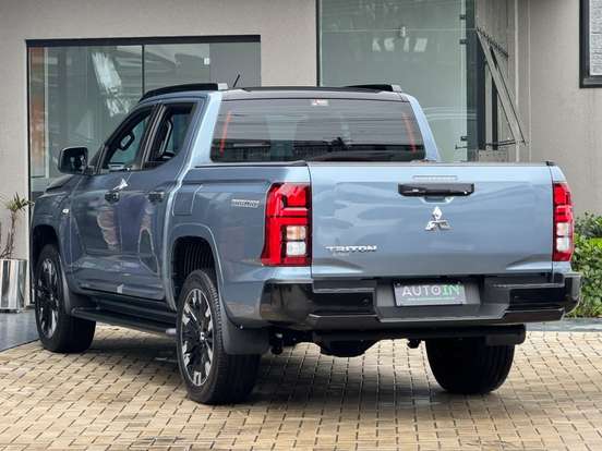 MITSUBISHI-TRITON-2.4 BITURBO DIESEL CD TARMAC 4X2 AUTOMÁTICO MITSUBISHI-TRITON-2025