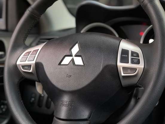 MITSUBISHI-LANCER-2.0 HLE 16V GASOLINA 4P AUTOMÁTICO MITSUBISHI-LANCER-2016