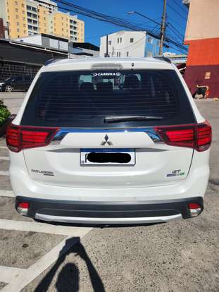MITSUBISHI-OUTLANDER-2015