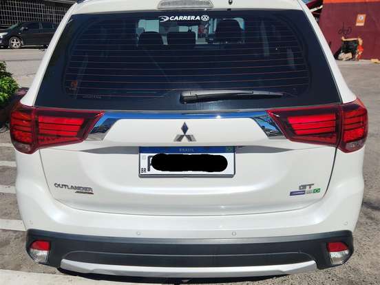 MITSUBISHI-OUTLANDER-3.0 GT 4X4 V6 24V GASOLINA 4P AUTOMÁTICO MITSUBISHI-OUTLANDER-2015