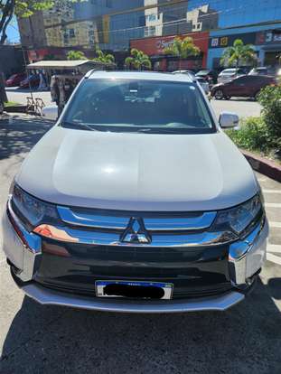 MITSUBISHI-OUTLANDER-2015