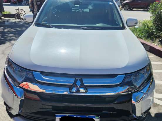MITSUBISHI-OUTLANDER-3.0 GT 4X4 V6 24V GASOLINA 4P AUTOMÁTICO MITSUBISHI-OUTLANDER-2015