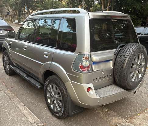 MITSUBISHI-PAJERO TR4-2012