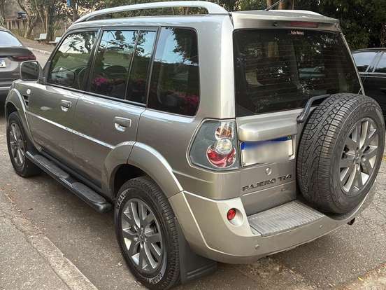 MITSUBISHI-PAJERO TR4-2.0 4X2 16V 140CV FLEX 4P AUTOMÁTICO MITSUBISHI-PAJERO TR4-2012