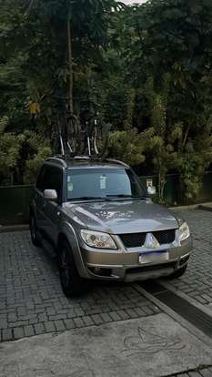 MITSUBISHI-PAJERO TR4-2012