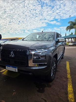MITSUBISHI TRITON 2.4 BITURBO DIESEL CD HPE 4X4 AUTOMÁTICO