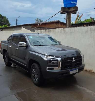 MITSUBISHI-TRITON-2025