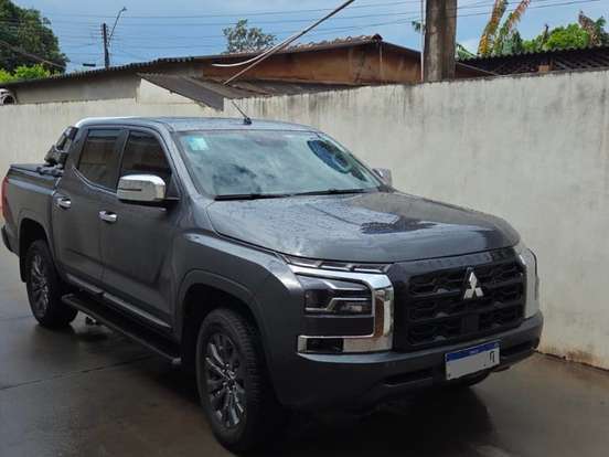 MITSUBISHI-TRITON-2.4 BITURBO DIESEL CD HPE 4X4 AUTOMÁTICO MITSUBISHI-TRITON-2025