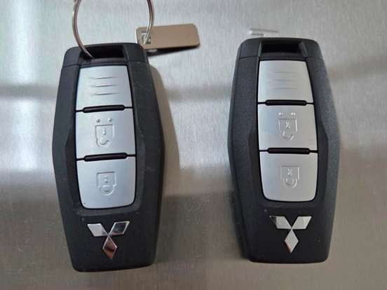MITSUBISHI-TRITON-2.4 BITURBO DIESEL CD HPE 4X4 AUTOMÁTICO MITSUBISHI-TRITON-2025