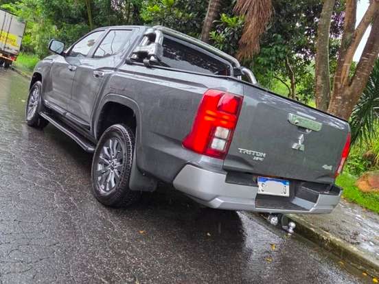 MITSUBISHI-TRITON-2.4 BITURBO DIESEL CD HPE 4X4 AUTOMÁTICO MITSUBISHI-TRITON-2025