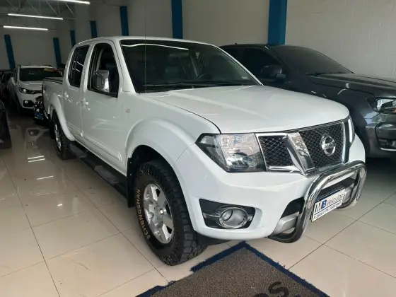 NISSAN FRONTIER 2.5 PLATINUM 4X4 CD TURBO ELETRONIC DIESEL 4P AUTOMÁTICO
