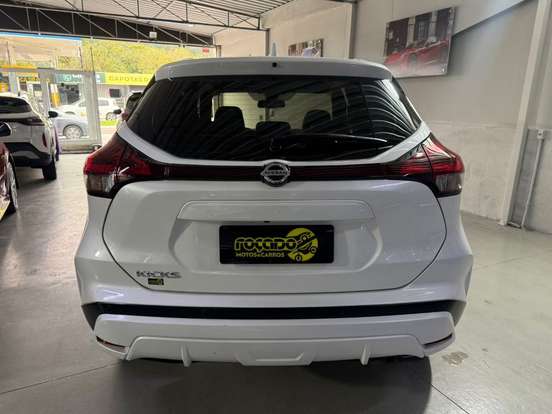 NISSAN-KICKS-2022