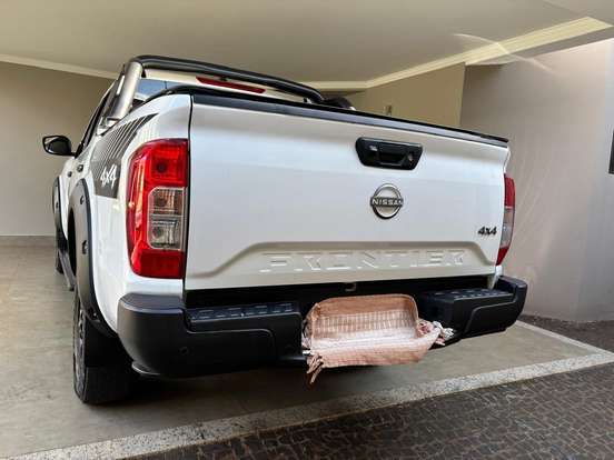 NISSAN-FRONTIER-2024