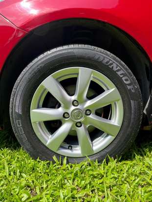 NISSAN-VERSA-2012