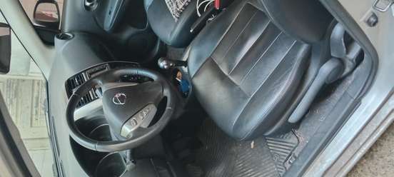 NISSAN-VERSA-2017