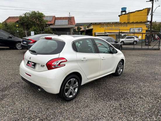 PEUGEOT-208-1.6 GRIFFE 16V FLEX 4P AUTOMÁTICO PEUGEOT-208-2014