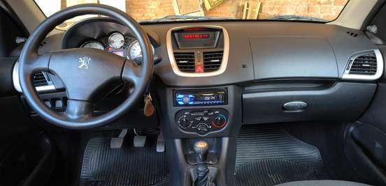 PEUGEOT-207-2012
